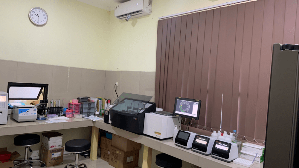 RUANG KIMIA KLINIK SISI KANAN